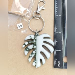 Handmade albo monstera deliciosa resin keychain bag zipper clip tropical leaf
